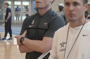 鹈鹕队任命乔-巴雷尔为发展联盟附属球队新任主帅