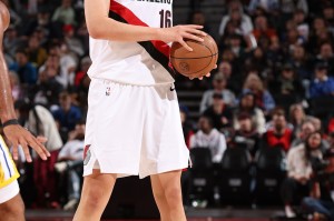 拓媒：球队今天有意重视杨瀚森 希望他打出来以后做筹码换字母？