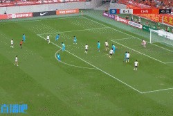 云开体育app官网-U22国足2-0领先！下半场开场仅30秒，王钰栋策动，李新翔头球破门