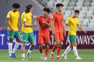 中澳核心赛后惺惺相惜 本尼：蒯纪闻值得更高平台