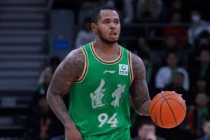 云开体育app官网-0分！辽篮新援持续低迷 球迷直言跟图雷一样 杨鸣还要忍多久