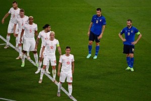 云开体育app官网-施魏因斯泰格评球：防守漏洞百出 瑞士遭遇完败